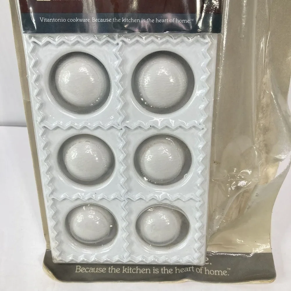 VINTAGE Vitantonio‎ Ravioli Maker/Press #512 Missing Rolling Pin - Unused Item